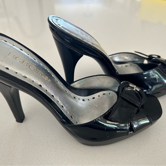 BCBGIRLS peep toe patent mule size 7.5 - Picture 3 of 4